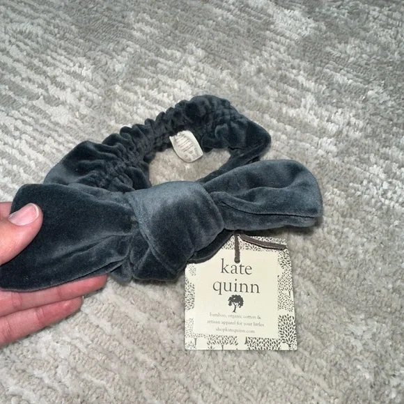 Kate Quinn Baby/Kids Blue Velvour Bow NWT - Picture 3 of 4